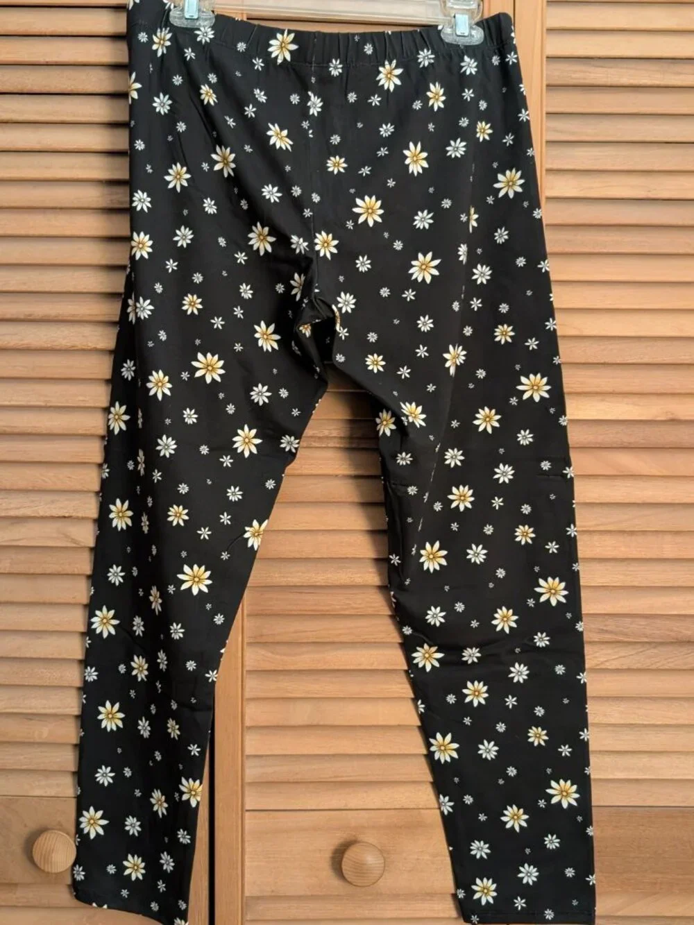 Women's No Boundaries Black Leggings w/Yellow Flowers & Elastic Waist - Size XL